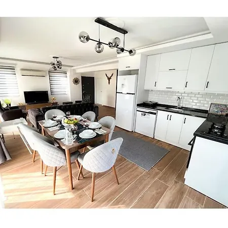Luxury With Private Pool And Garden Villa121 페티예